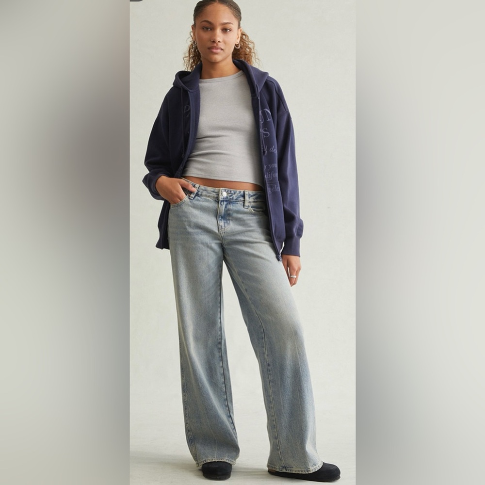 Pacsun Women’s Low Rise Baggy Jeans Medium Indigo Wash Tint-Size 24 Short
